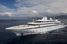 Motor Yacht LAUREN L